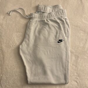 Nike - women’s club fleece mid-rise joggers - white - XXL